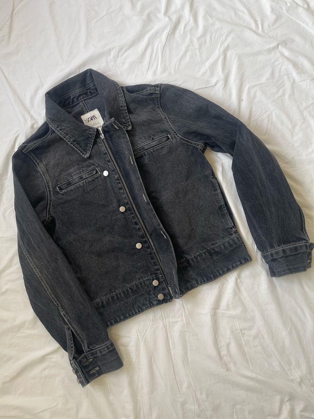 ZARA Faded Black Denim Jacket Zip Up Crop Trucker Overshirt Coat Shacket XL